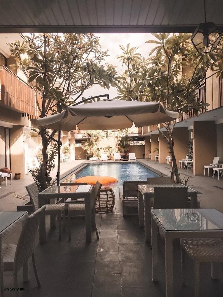 Devata Suites And Residence Legian  Ngoại thất bức ảnh