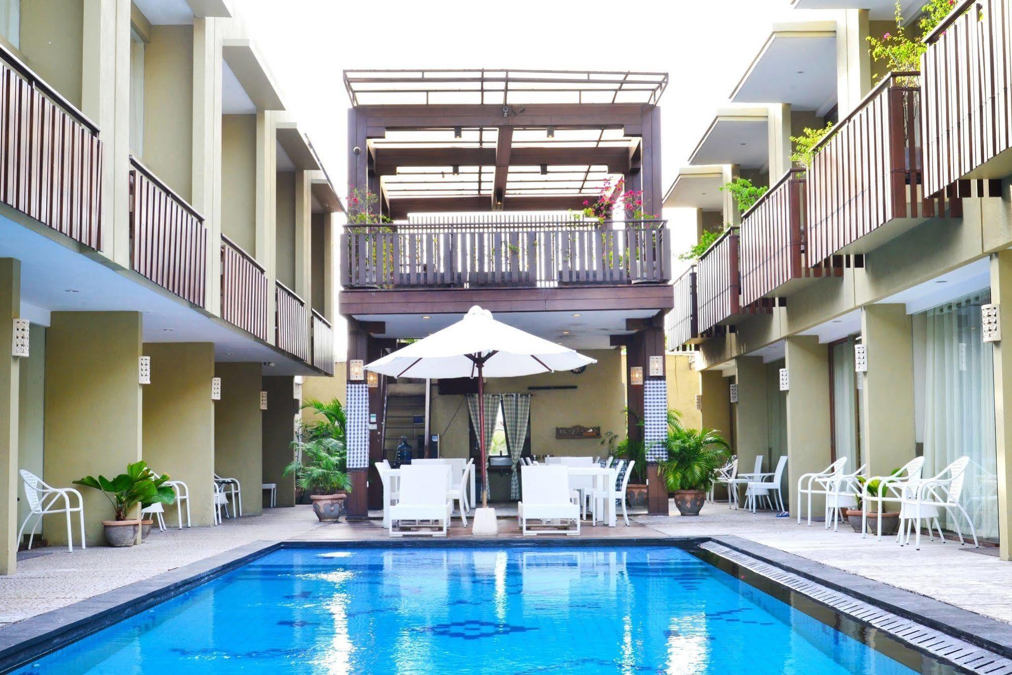 Devata Suites And Residence Legian  Ngoại thất bức ảnh